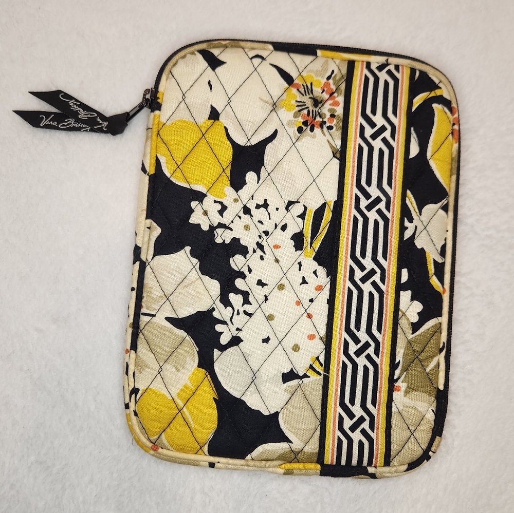 💛Vera Bradley Dogwood E-Reader Protective Case with Zip Closure 6" x 9"